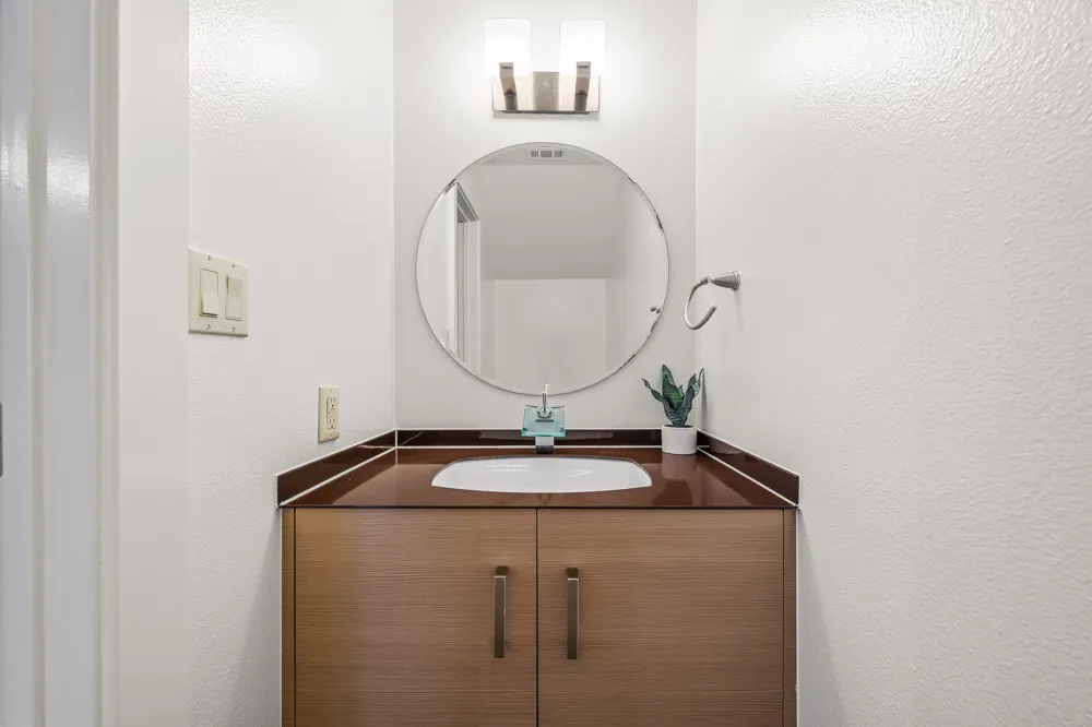 1101 Grove Boulevard #208 Austin, TX 78741