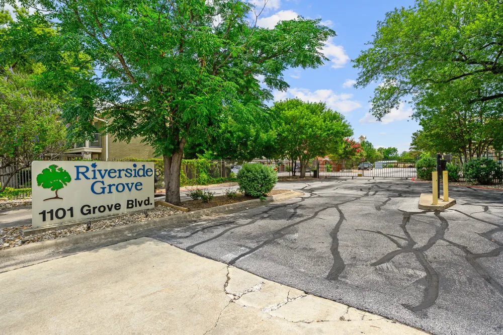 1101 Grove Boulevard #208 Austin, TX 78741