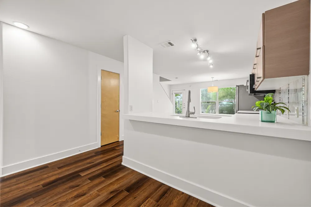 1101 Grove Boulevard #208 Austin, TX 78741