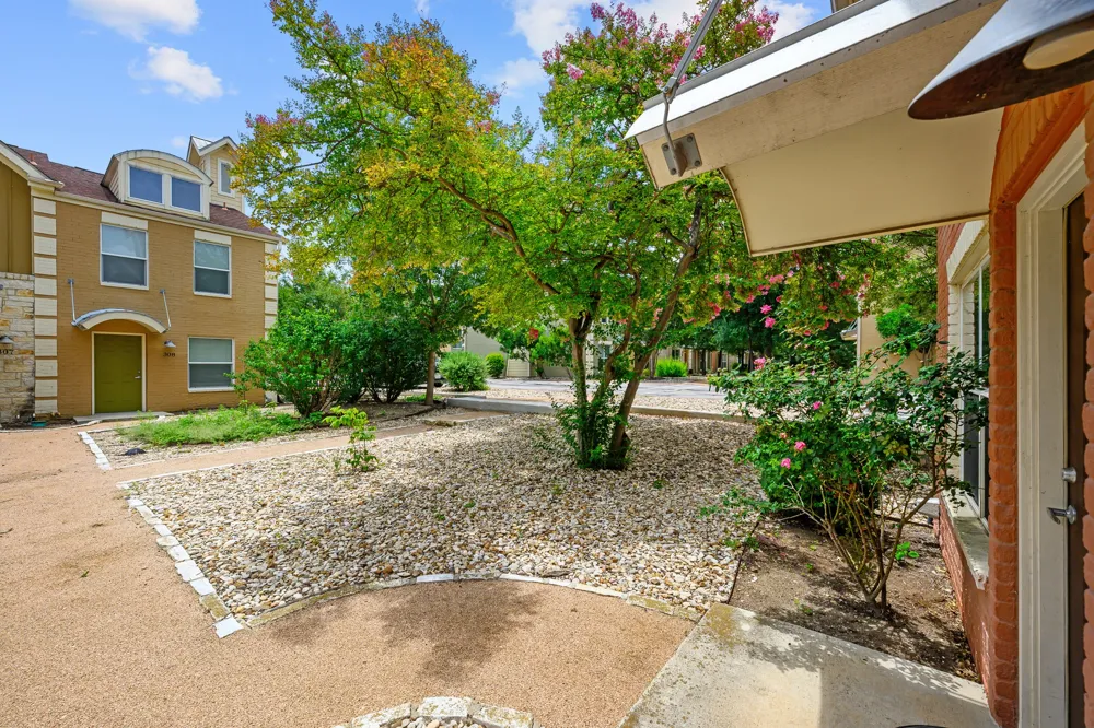 1101 Grove Boulevard #208 Austin, TX 78741