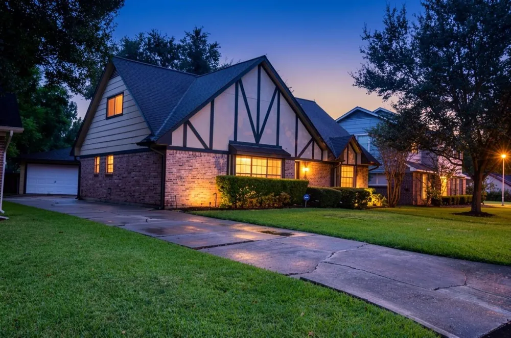 1806 Cedarwood Court