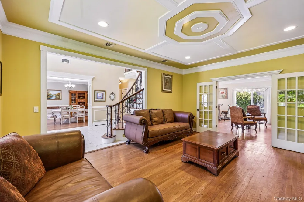 4 Penn Court East Setauket, NY 11733