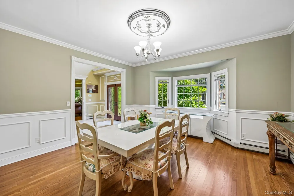4 Penn Court East Setauket, NY 11733