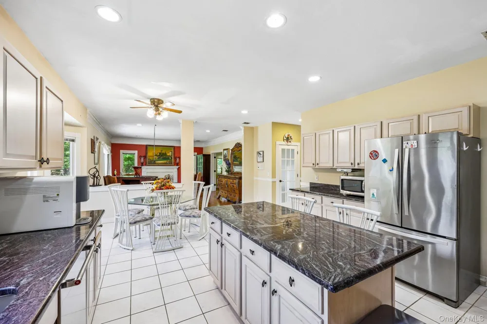 4 Penn Court East Setauket, NY 11733