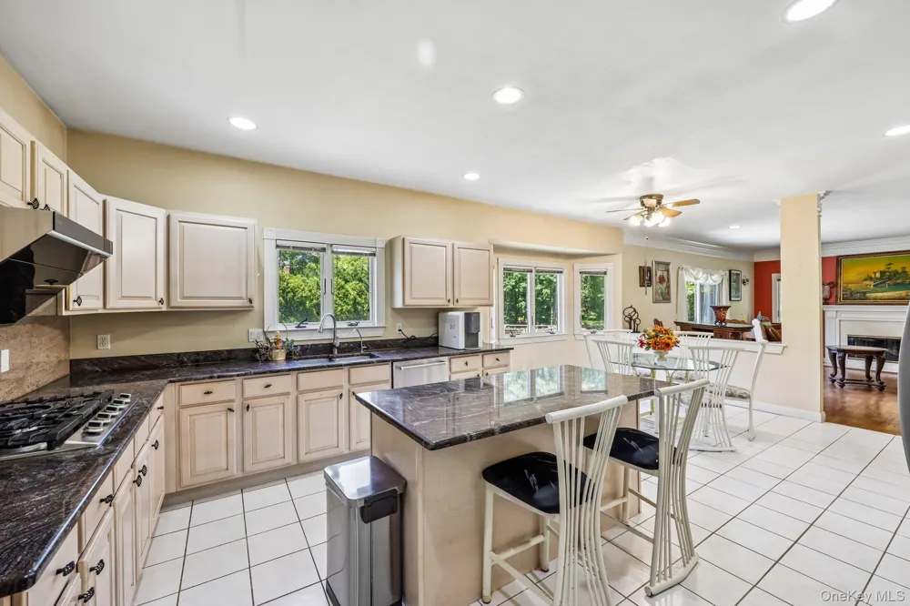 4 Penn Court East Setauket, NY 11733