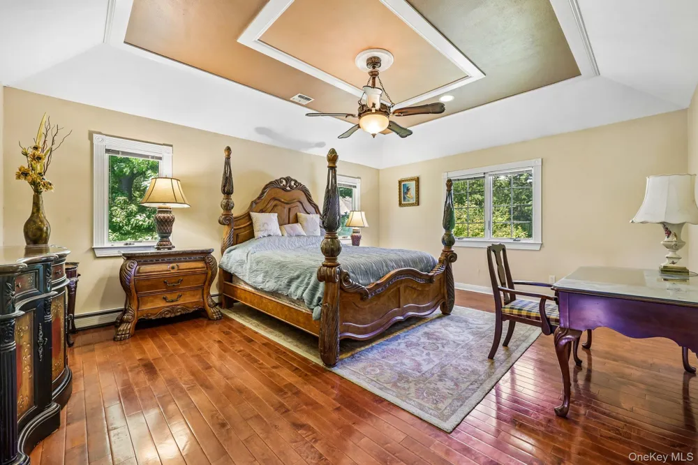 4 Penn Court East Setauket, NY 11733