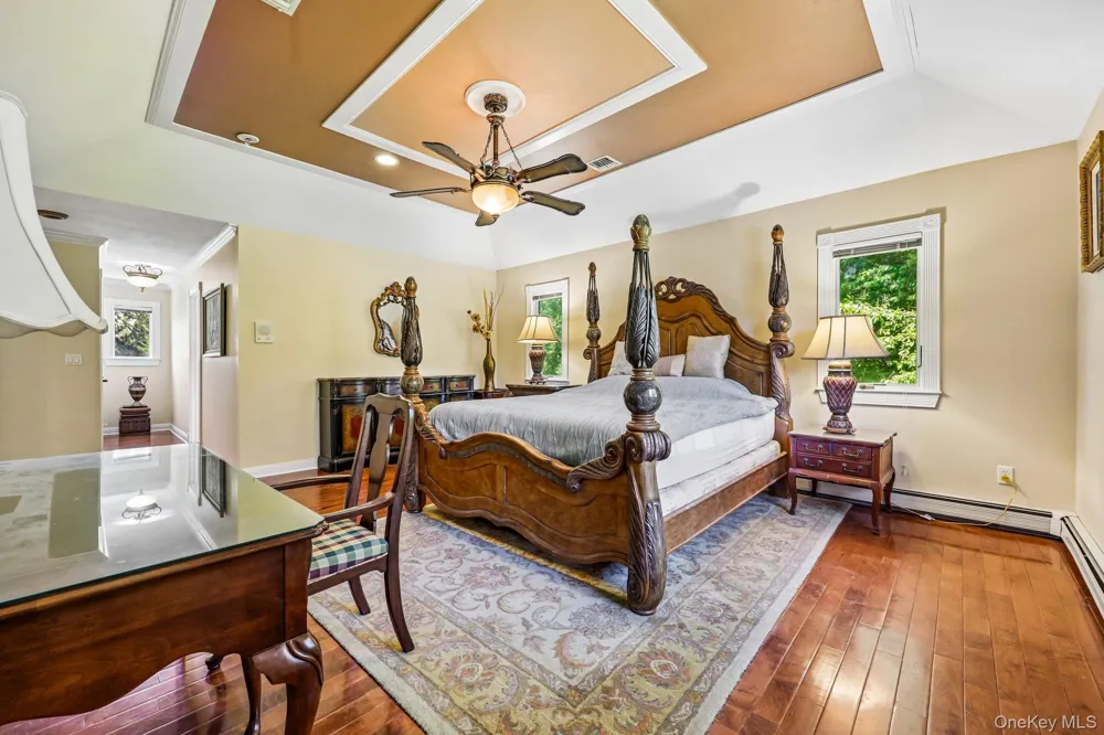 4 Penn Court East Setauket, NY 11733