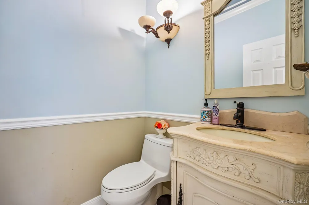 4 Penn Court East Setauket, NY 11733