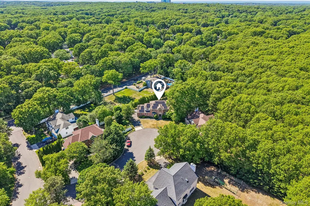 4 Penn Court East Setauket, NY 11733