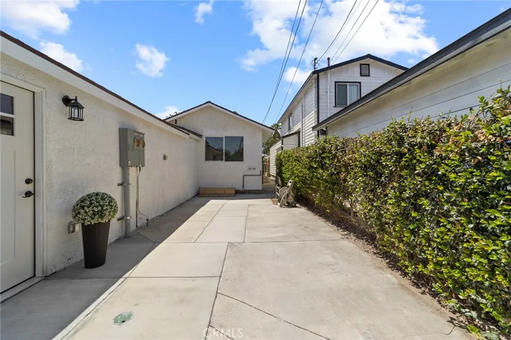 308 Pasadena Avenue Azusa, CA 91702