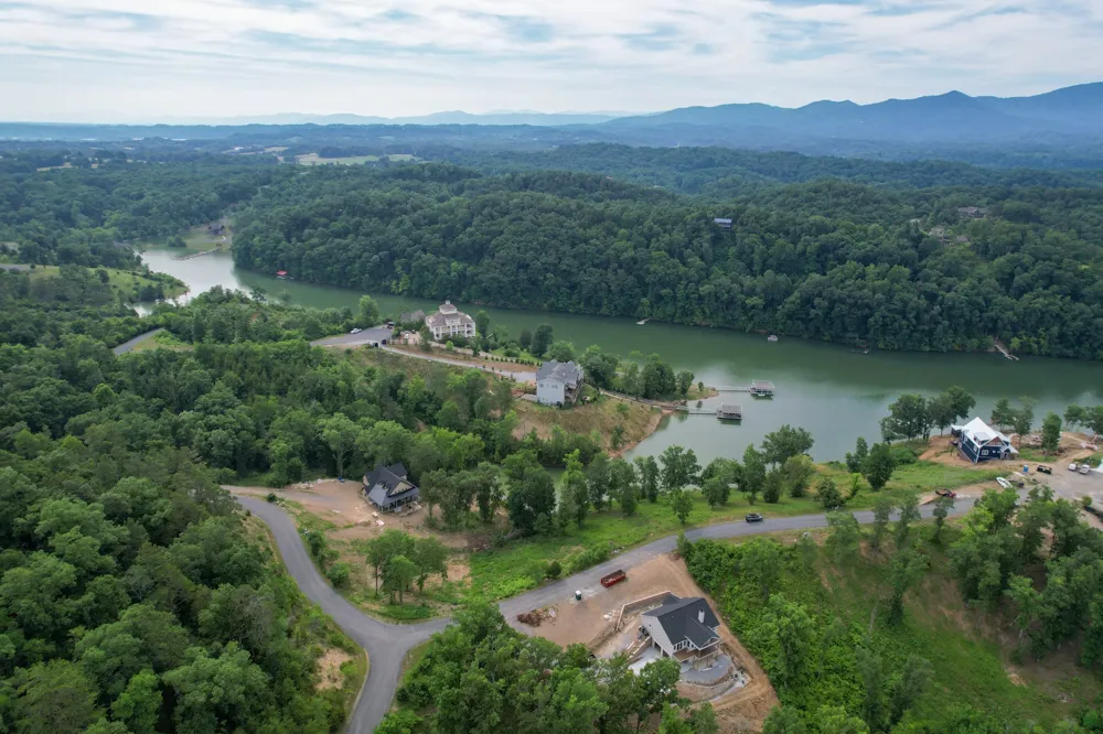 44 Stone Harbor Dr Dandridge, TN 37725