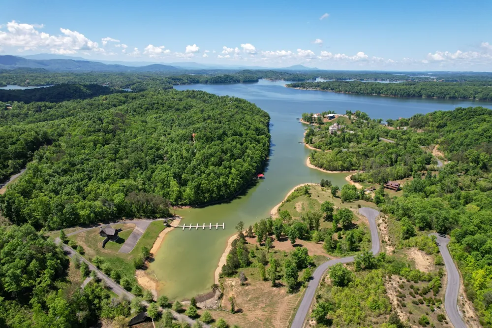44 Stone Harbor Dr Dandridge, TN 37725