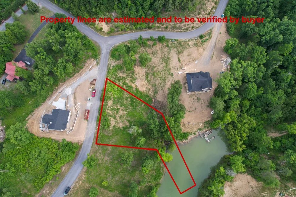 44 Stone Harbor Dr Dandridge, TN 37725