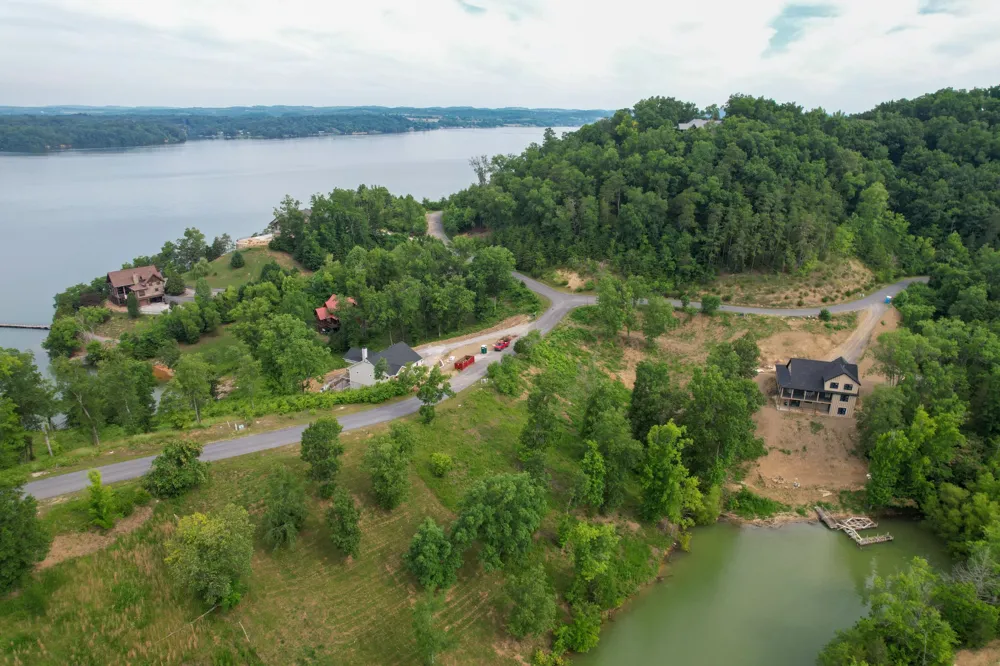 44 Stone Harbor Dr Dandridge, TN 37725