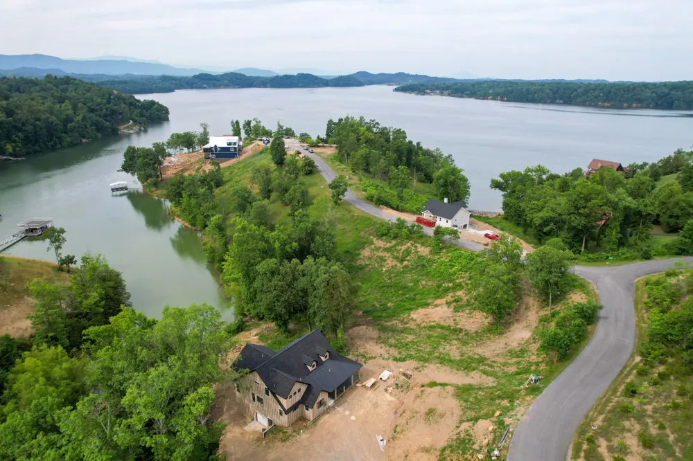 44 Stone Harbor Dr Dandridge, TN 37725