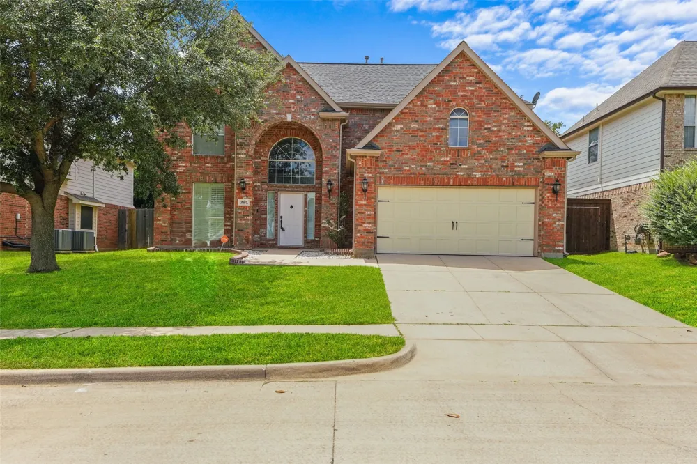 207 Deerpath Road
