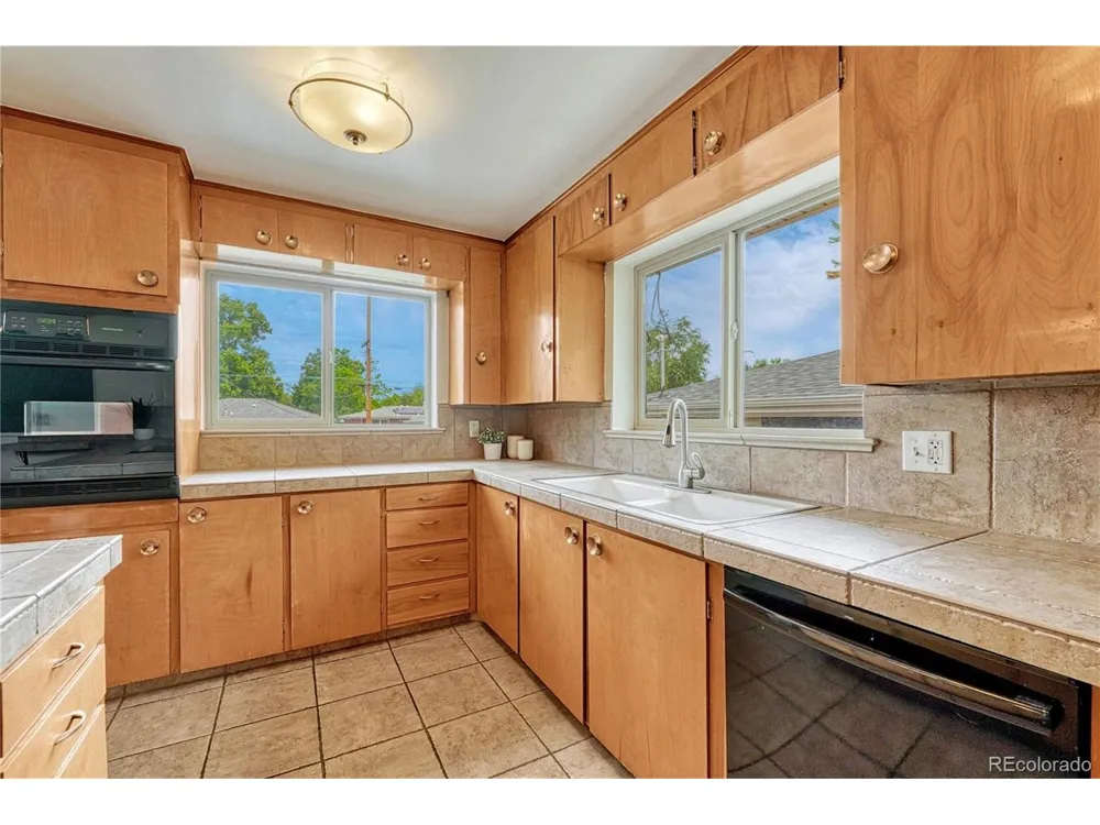 2280 Newland Street Edgewater, CO 80214