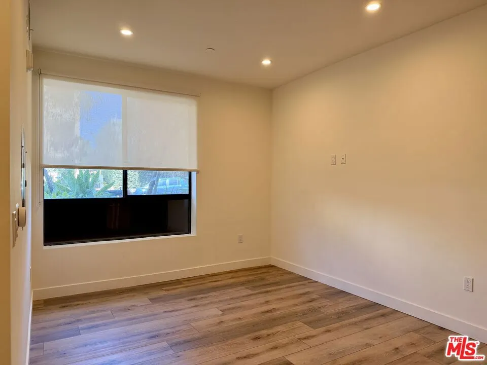 919 Harvard Boulevard #101 Los Angeles, CA 90006