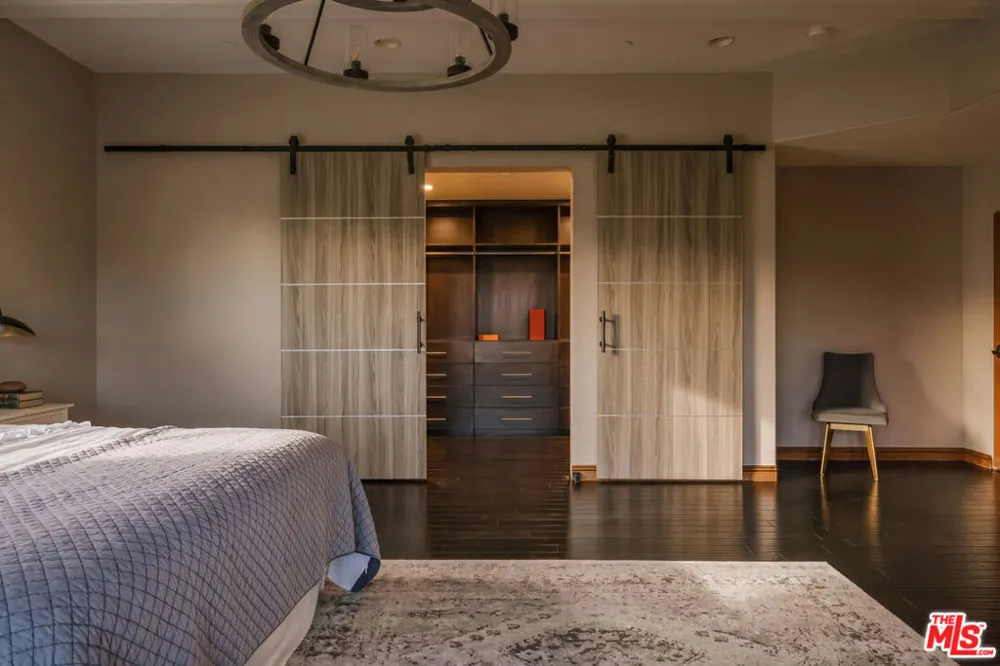24410 Mulholland Highway Calabasas, CA 91302
