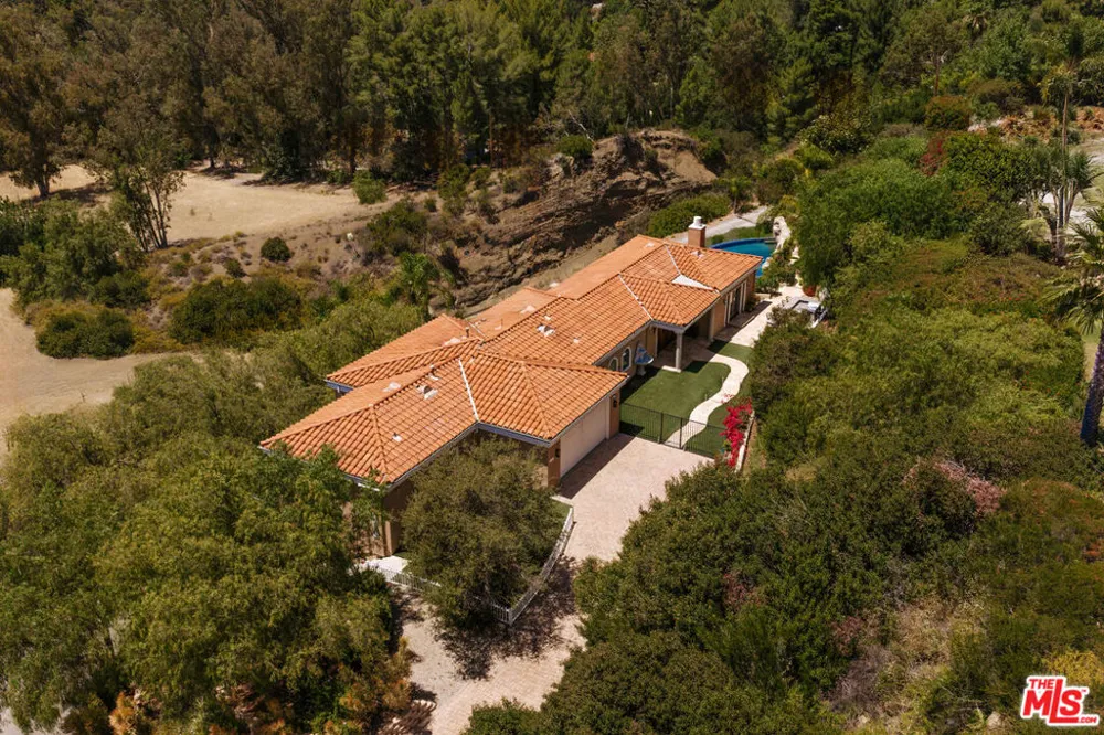 24410 Mulholland Highway Calabasas, CA 91302
