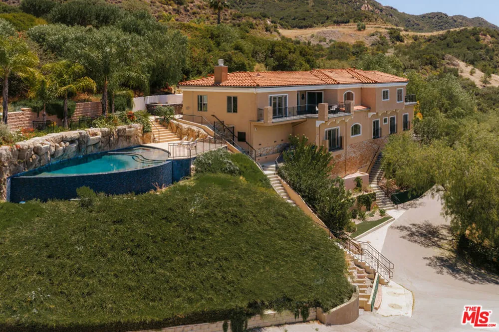 24410 Mulholland Highway Calabasas, CA 91302