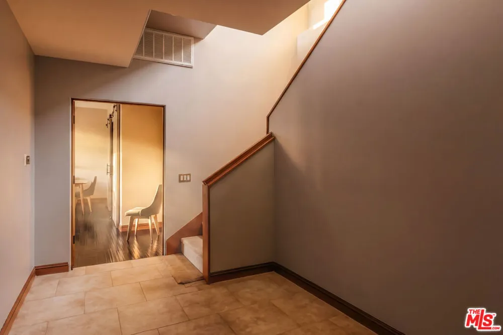 24410 Mulholland Highway Calabasas, CA 91302
