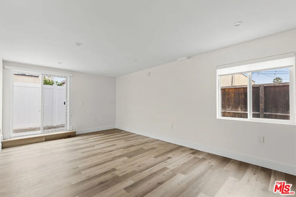 546 Genesee Avenue Los Angeles, CA 90036