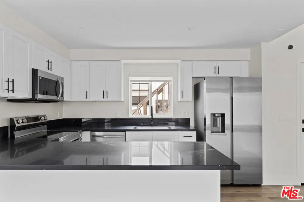 546 Genesee Avenue Los Angeles, CA 90036