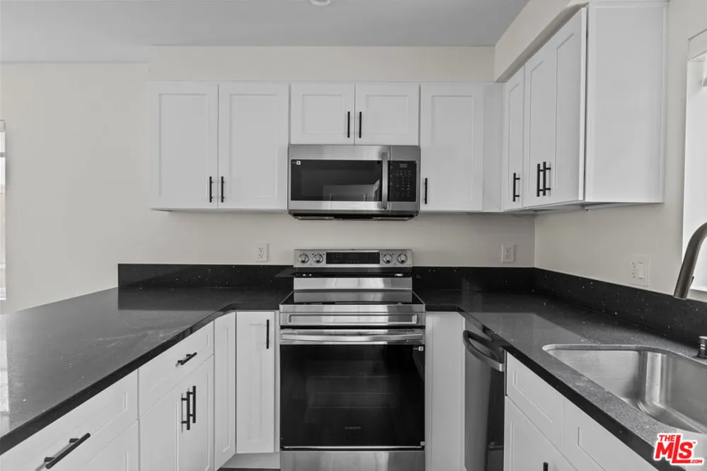 546 Genesee Avenue Los Angeles, CA 90036