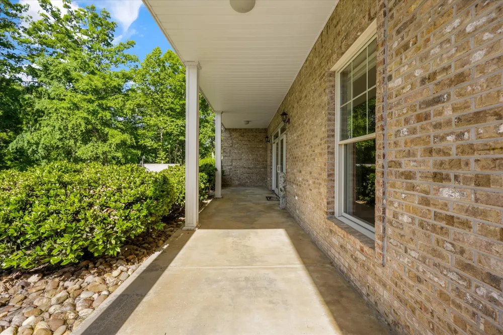 2177 Riverview Dr Dandridge, TN 37725