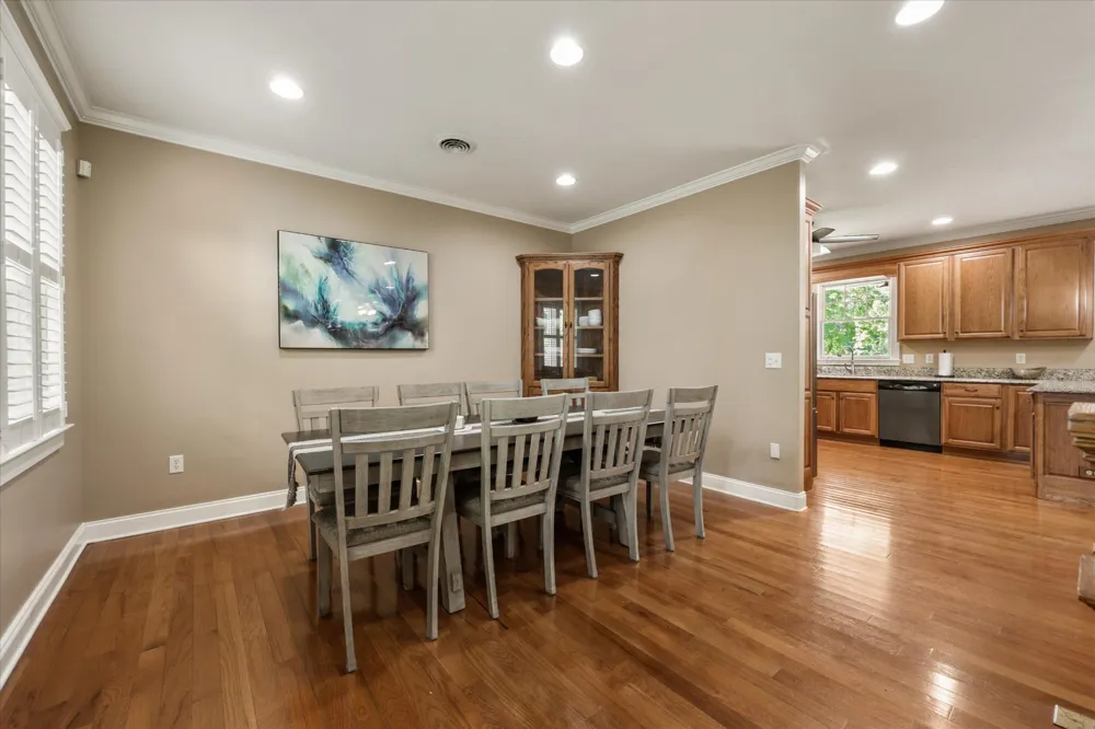2177 Riverview Dr Dandridge, TN 37725