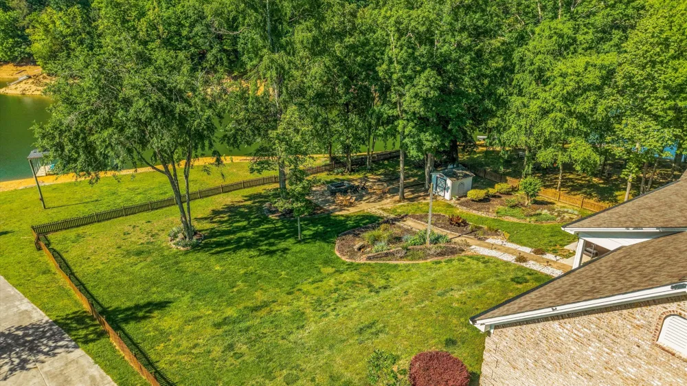 2177 Riverview Dr Dandridge, TN 37725