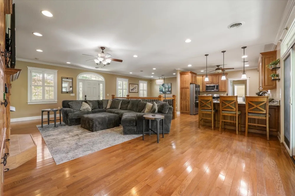 2177 Riverview Dr Dandridge, TN 37725