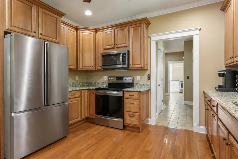 2177 Riverview Dr Dandridge, TN 37725