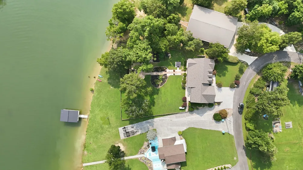 2177 Riverview Dr Dandridge, TN 37725