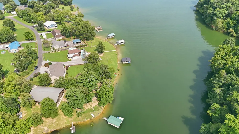 2177 Riverview Dr Dandridge, TN 37725
