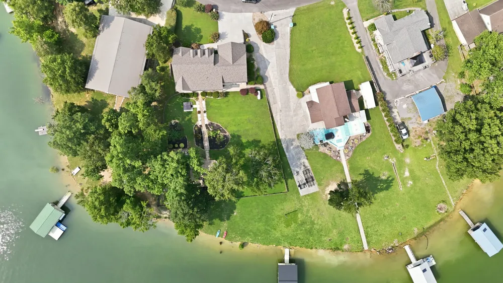 2177 Riverview Dr Dandridge, TN 37725