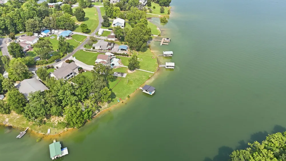 2177 Riverview Dr Dandridge, TN 37725