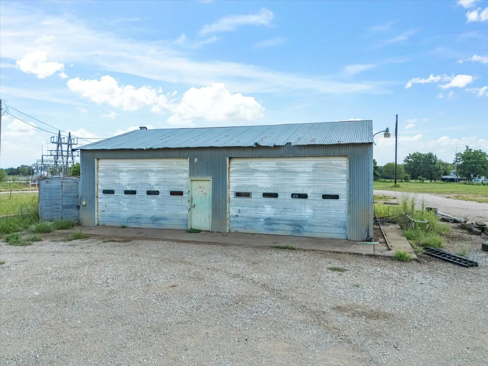 S Hwy 59 Bowie, TX 76230