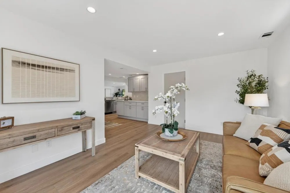 944 White Drive Santa Clara, CA 95051