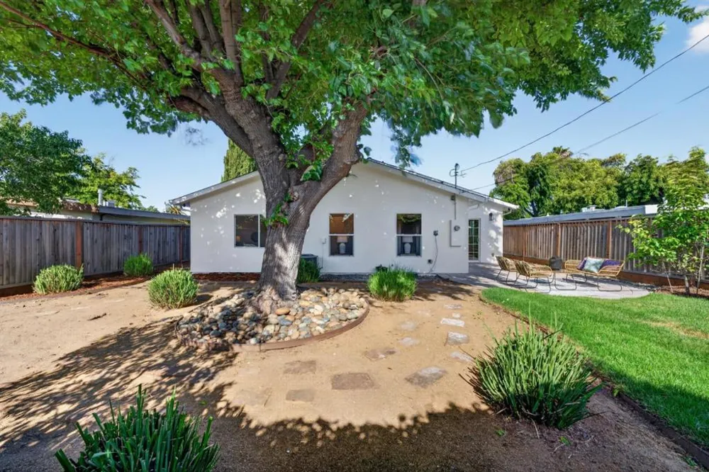 944 White Drive Santa Clara, CA 95051