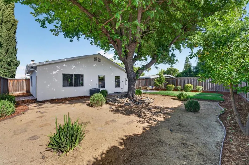 944 White Drive Santa Clara, CA 95051