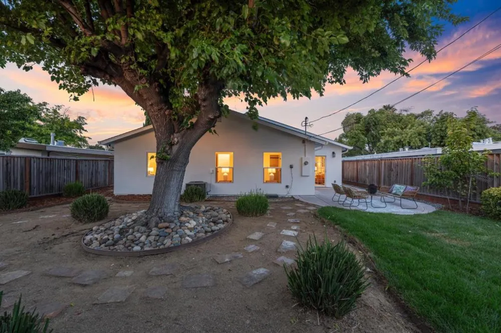 944 White Drive Santa Clara, CA 95051
