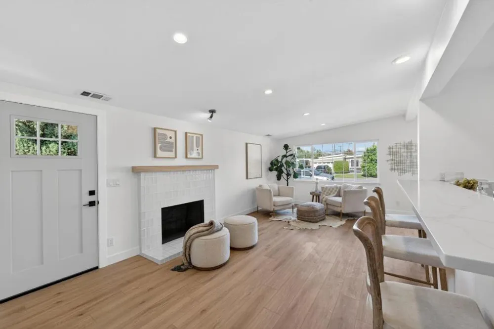 944 White Drive Santa Clara, CA 95051