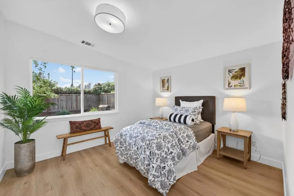 944 White Drive Santa Clara, CA 95051