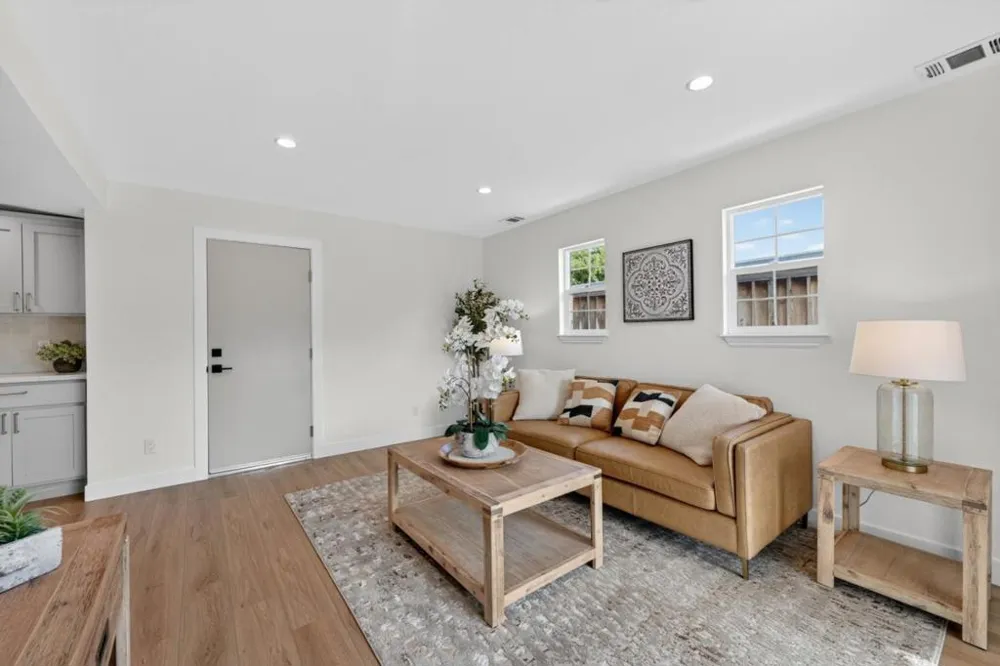 944 White Drive Santa Clara, CA 95051