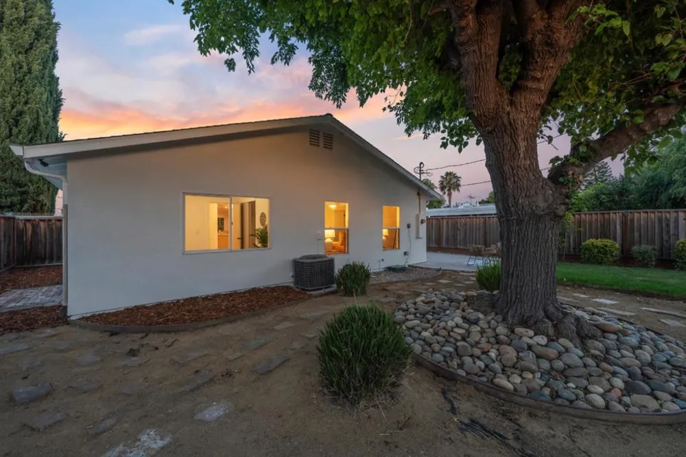 944 White Drive Santa Clara, CA 95051