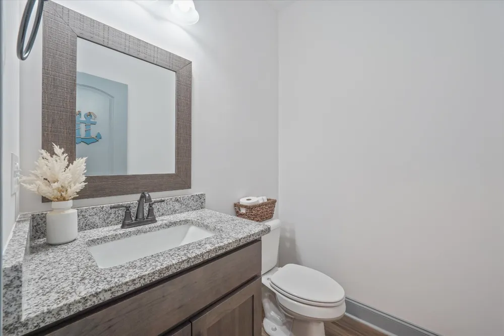 1925 Harbor Ln Dandridge, TN 37725