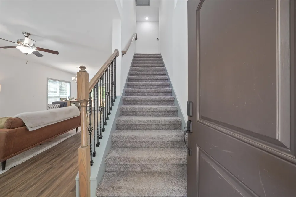 1925 Harbor Ln Dandridge, TN 37725