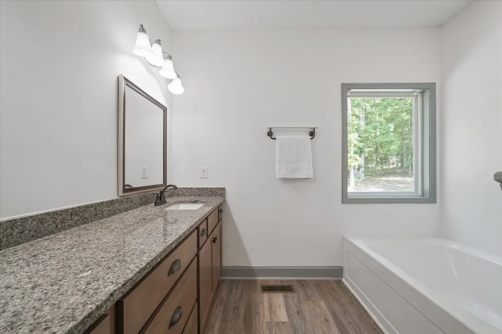 1925 Harbor Ln Dandridge, TN 37725